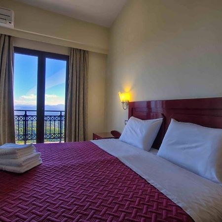 HOTEL ISAREIKO SPITI Aγια Θεωδορα Isaris Buitenkant foto