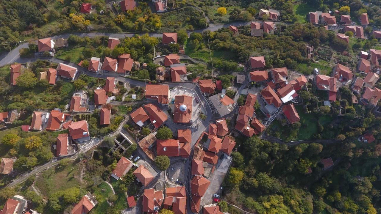 HOTEL ISAREIKO SPITI Aγια Θεωδορα Isaris Buitenkant foto