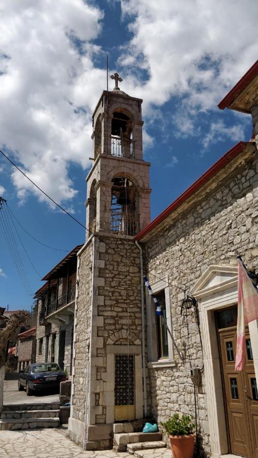 HOTEL ISAREIKO SPITI Aγια Θεωδορα Isaris Buitenkant foto
