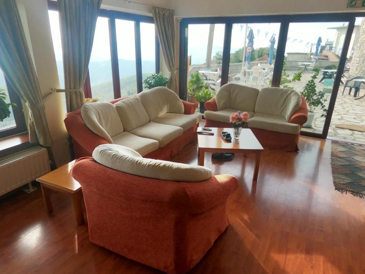 HOTEL ISAREIKO SPITI Aγια Θεωδορα Isaris Buitenkant foto