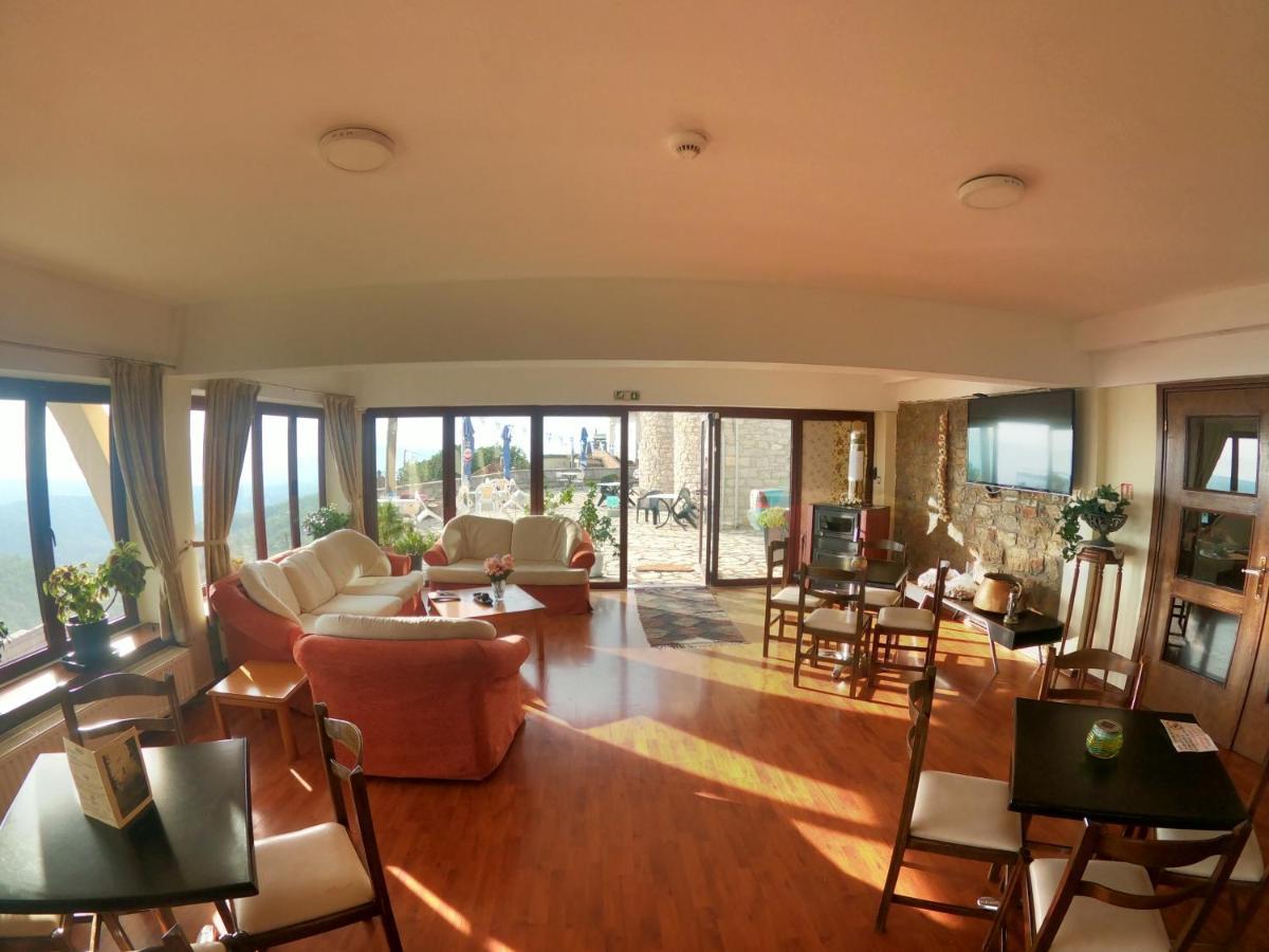 HOTEL ISAREIKO SPITI Aγια Θεωδορα Isaris Buitenkant foto