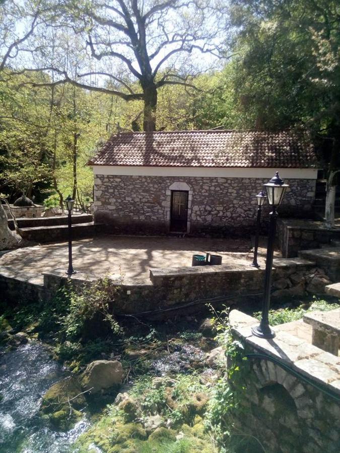 HOTEL ISAREIKO SPITI Aγια Θεωδορα Isaris Buitenkant foto