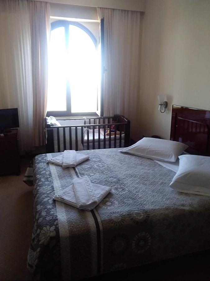 HOTEL ISAREIKO SPITI Aγια Θεωδορα Isaris Buitenkant foto