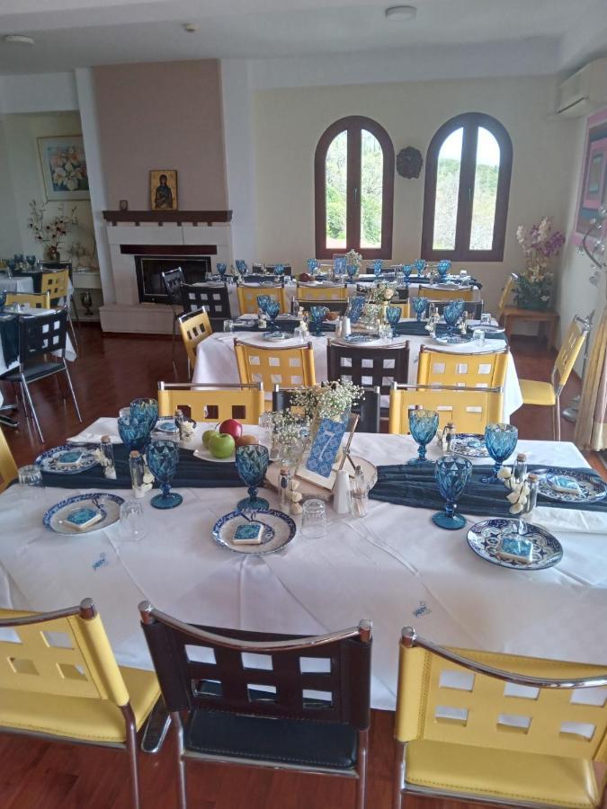 HOTEL ISAREIKO SPITI Aγια Θεωδορα Isaris Buitenkant foto